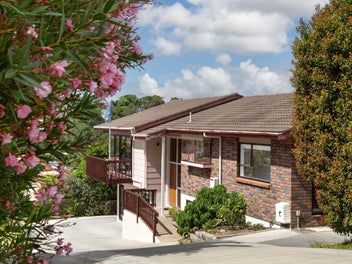 Motivated Vendor Relocating North! Must Sell !