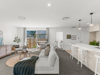 Near-New Standalone in Top School Zone