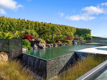 Harbour Lights, Resorts Nights