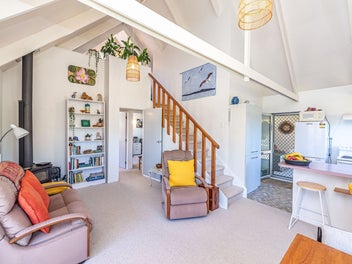 Tempting Tawhero Townhouse