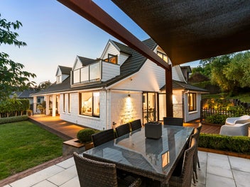 Elevated Living, Views & Flexible Family Space