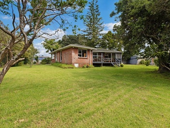 Deceased Estate Generous Land For Development