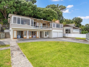 Rare waterfront 888sqm site ripe for development