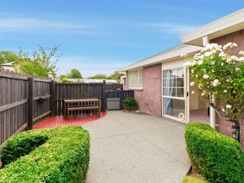 A Superb Somerfield Opportunity