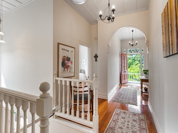 Superb central Devonport residence