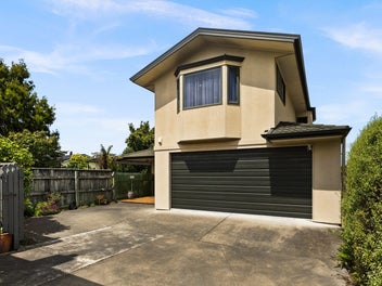 Image 1 of 20