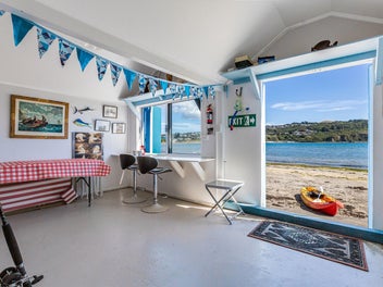 Double Boatshed - Fun in the Sun