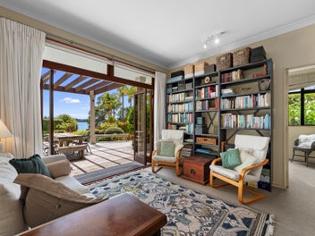 A tranquil setting with water views & studio