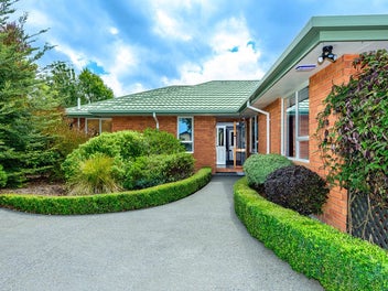 Flexible Living with Garage & Workshop