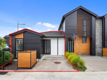 Central Kumeu Living