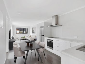 Central Kumeu Living - MUST BE SOLD!