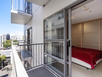 Motivated Vendor | CBD 1 Bedroom, Garage + Balcony