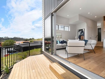 Views. Lifestyle. Smart Living.