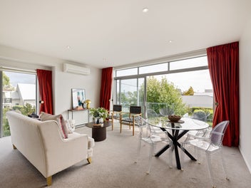 Ignore the RV! - Executive Design, Easy Living