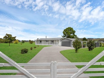 Exclusive Rural Retreat with Space & Style