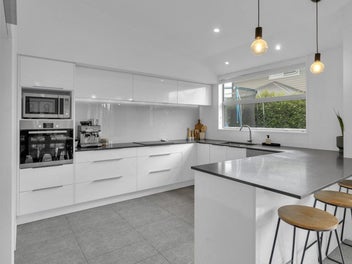 Spacious Prestons Family Retreat