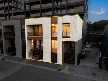 Rare 3 Bedroom Waterfront Townhouse