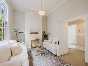 Easy Living On Hospital Hill