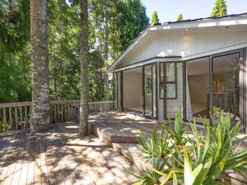 Where Family Living Meets the Beauty of Titirangi