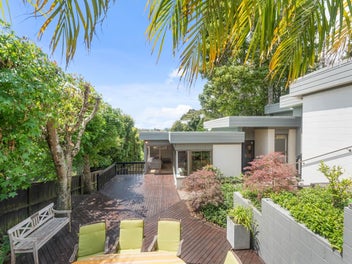 SOLID SPACIOUS - YOUR FOREVER FAMILY HOME