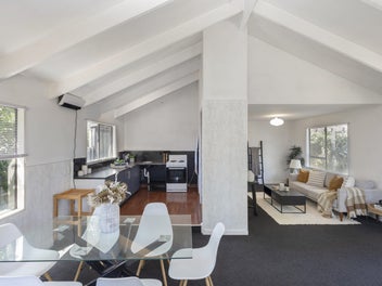 Very Cool Coastal Cottage