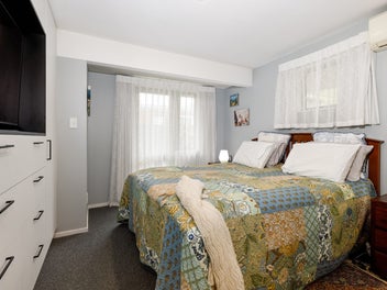 Motivated Vendors - Buy in Picton Now