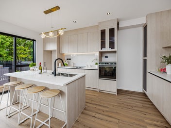 Most effortable Brand New in Standalone!