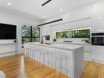 Coastal Living with Space, Style & Sea Views