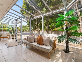 DECLARED RESERVE BELOW $1.4 (C.V.$1.725)