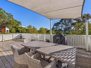 Priced to move – overseas vendor wants this sold
