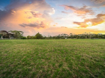 Private 1.28ha Lifestyle Retreat in Waimauku