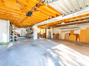 Big Garage, Big Living, Big Appeal!