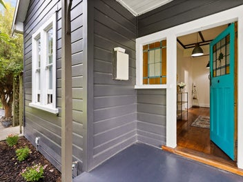 Charming Villa, Corner Position