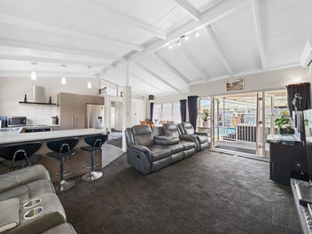 THE KIWI SUMMER STUNNER - ALL YOU NEED & MORE !!