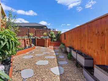 VENDORS LEAVING POKENO: This Must Be Sold!