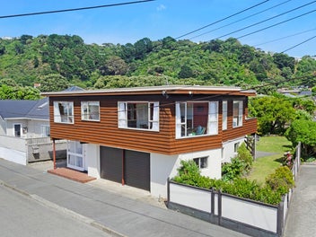 Prime Location. Seaside Living. Exceptional Space.