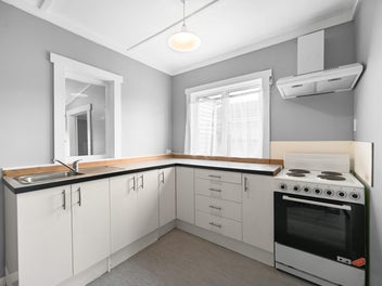 Freehold Section and Oversized Garaging