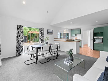 Fantastic Family Living, Fantastic Price!