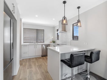 Modern Comfort - Sought After Location