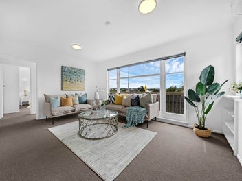 Freehold Living in Prime Te Atatu Location