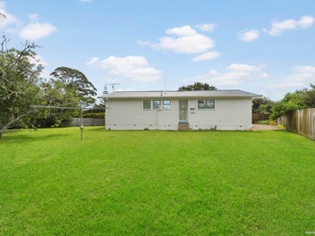 60s Weatherboard on 951m2 Freehold