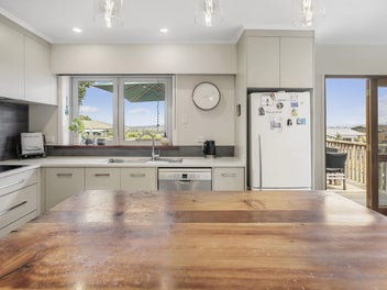 Brick Beauty – Views, Space & Family Options