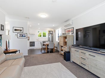 Immaculate & Sunny Kiwi Classic with Sleepout