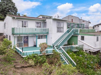 Auction This Wednesday – Motivation 10/10!