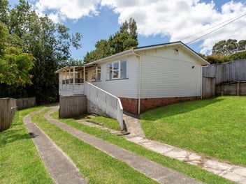 1960s Classic 4brm Bungalow on 1012m2 Section