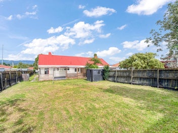 Renovate, Develop or Land Bank on 1072 sqm!