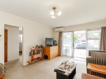 Taradale Unit - Vendor Demands Action