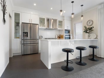 Fabulous Family Home in Norfolk Drive!