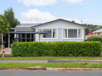 Freehold, Stylishly Renovated, Move in Ready