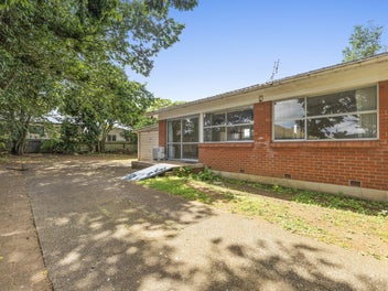 Smart Buy in Papatoetoe